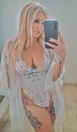 your-favorite-blonde-big-0