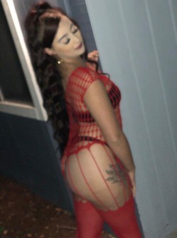 curvy-little-white-girl-big-0