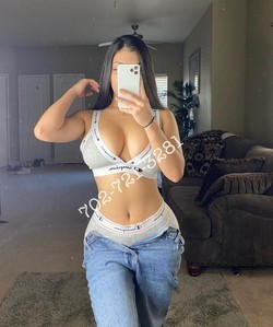 young-juicy-big-booty-latina-big-0