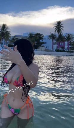 young-juicy-big-booty-latina-big-1