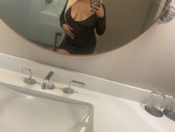 sexy-bombshell-new-to-area
