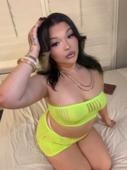 asian-bombshell-big-0