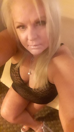 montereyhot-blonddddsjuicy-ass-lets-play-big-0