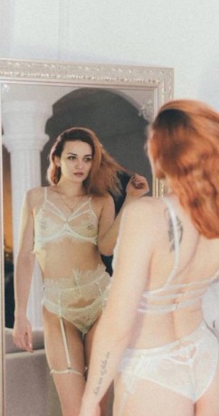 redhead-sexy-skinny-fairytale-big-0