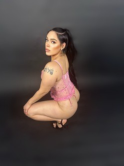 one-of-a-kind-curves-big-0