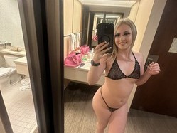 blonde-teen-ready-to-play