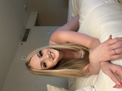 blonde-teen-ready-to-play-big-1
