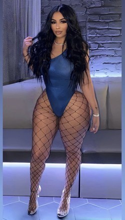 indian-baddie-with-a-body-big-0