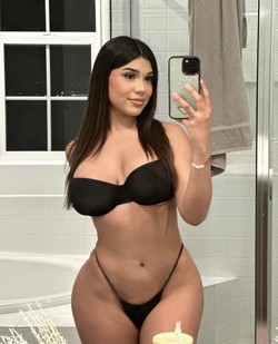 sexy-with-big-booty-ready-for-you-to-come-and-get-me-big-0