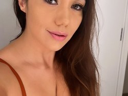 natalie-sicilian-latina