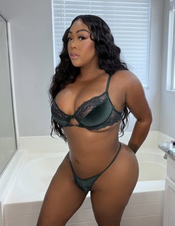 kinky-filipina-bombshell-available-now-call-me-big-1