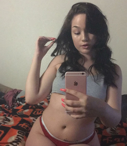 brunette-hottie-big-0