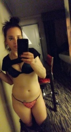 hott-petite-female-for-fun-in-city-24-7-big-1