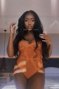 elite-layla-reign-visiting-sf-big-1