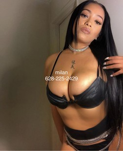 san-francisco-youre-all-time-favorite-is-almost-back-highly-reviewed-busty-baddie-call-me-big-0