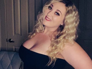 busty-curvy-blonde-babe-available-for-incalls-and-outcalls