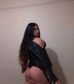 petite-asian-treat-big-1