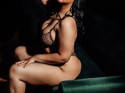 bodacious-curvy-blasian