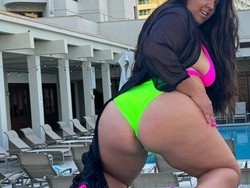 sexy-milf-touring-sb