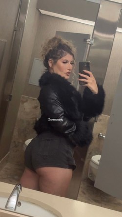 your-favorite-playmate-big-0
