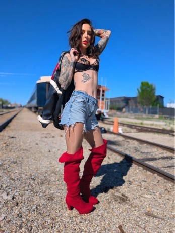 playmate-and-pornstar-jade-skyy-april-13-big-0