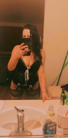 brunette-blue-eyed-bombshell-offering-incall-outcall-and-cardate-sessions-now-big-1