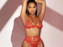 1vip-experience-the-perfect-escape-brunette-girlfriend-available-now