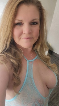 visiting-in-junemilf-with-a-hot-rack-big-1