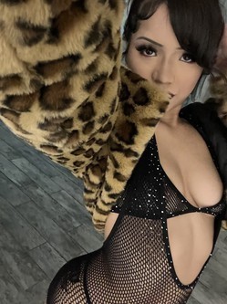 outcalls-n-facetime-shows-xoxo-big-0