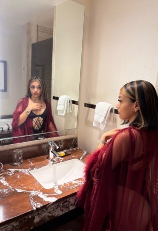 delicately-contoured-temptress-big-0