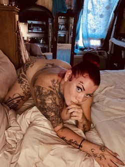 horny-denver-milf-all-holes-open-cum-fill-me-up-big-0