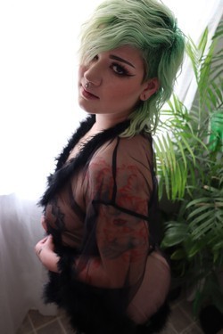 punky-passionate-alt-sweetie-ready-to-make-your-day-big-1