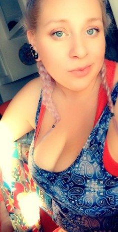 loquacious-and-quirky-blonde-bombshell-big-0