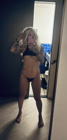 fun-sized-tattooed-beauty-big-1