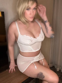 hedonistic-blonde-big-0