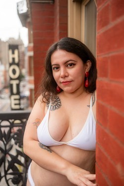 subby-brunette-sweetheart-big-1