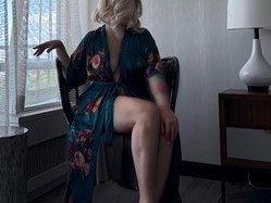 traveling-hedonistic-blonde-milf