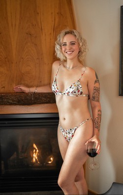 elle-s-available-for-flat-rate-fmty-dates-big-0