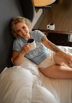 elle-s-available-for-flat-rate-fmty-dates-big-0