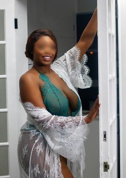 kenya-parker-fly-me-to-you-big-1
