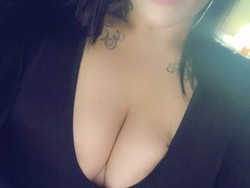 outcalls-a-real-pussy-squirter