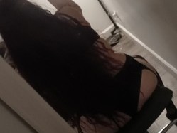sexy-thick-redhead