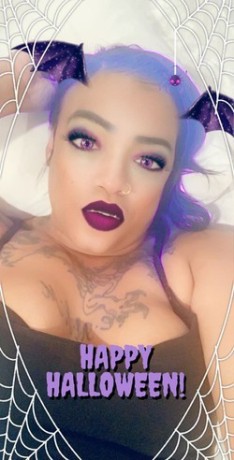100-real-queen-an-exotic-southern-bell-treat-big-0