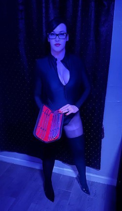 mistress-raeyven-big-0