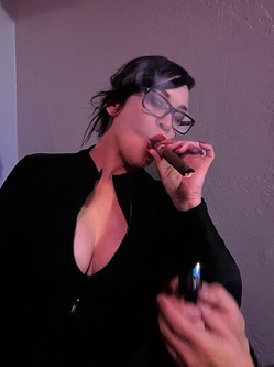 mistress-raeyven-big-0