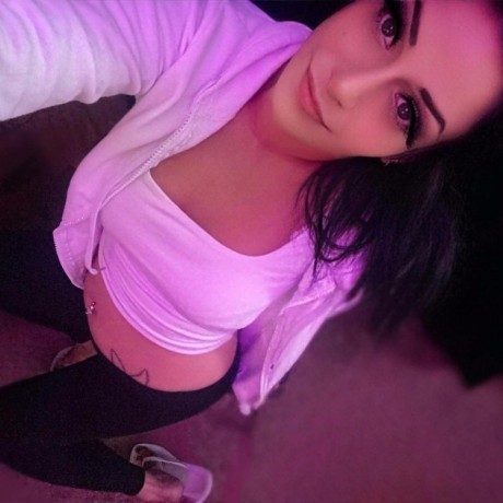 beautiful-busty-brunette-big-0