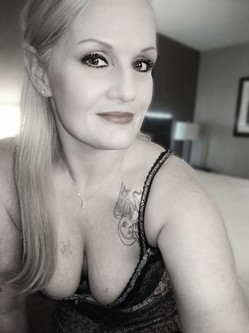 cum-check-out-my-lip-service-thick-and-curvy-blonde-available-now-big-1