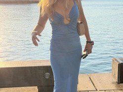 your-cove-girl-model-in-the-town-dont-miss-her-out