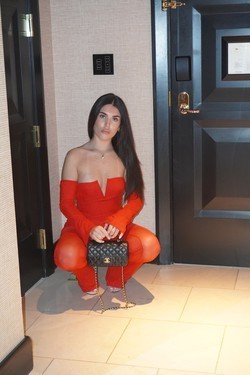 alluring-girl-nextdoor-big-1