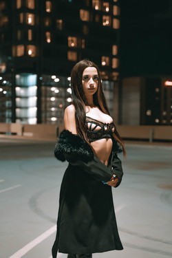 slim-brunette-in-phoenix-big-0